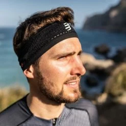 Bandeaux Sport COMPRESSPORT THIN HEADBAND ON/OFF BLACK 22 Noir 9 Bandeaux Sport COMPRESSPORT THIN HEADBAND ON/OFF BLACK 22 Noir -Bonnets Soldes Boutique 9 73102 thin headband on off black cu00010b 990 04